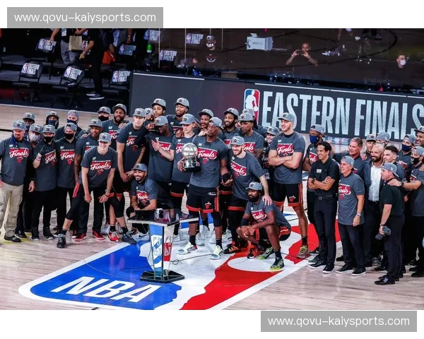 宿命之战:当迈阿密“铁血热火”遇见克利夫兰“青春骑士”,谁能主宰东部之巅? 宿命之战:当迈阿密“铁血热火”遇见克利夫兰“青春骑士”,谁能主宰东部之巅?