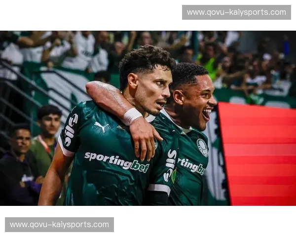 绿茵风云：累西腓与帕尔梅拉斯，一场关于荣耀与梦想的史诗对决